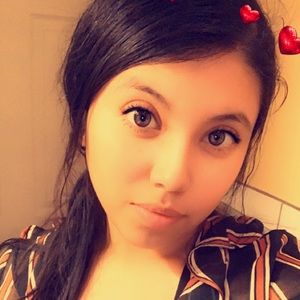 Meet your Posher, Lorena